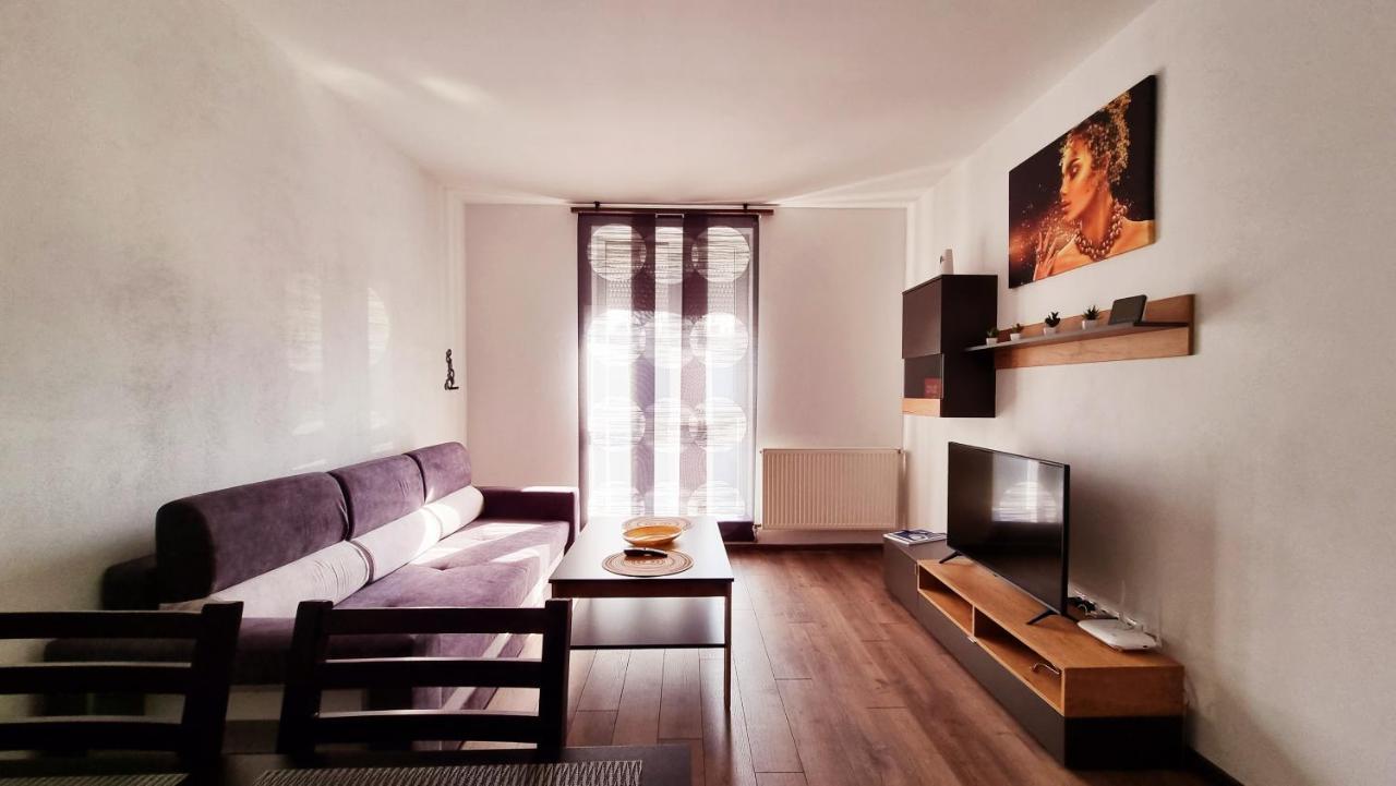 Apartament Dabe Hd 胡内多阿拉 外观 照片